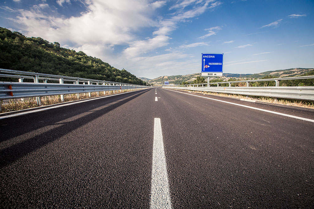 Segnaletica verticale_SS318-Corpo-stradale-direzione-Ancona Segnaletica verticale_SS318-Corpo-stradale-direzione-Ancona