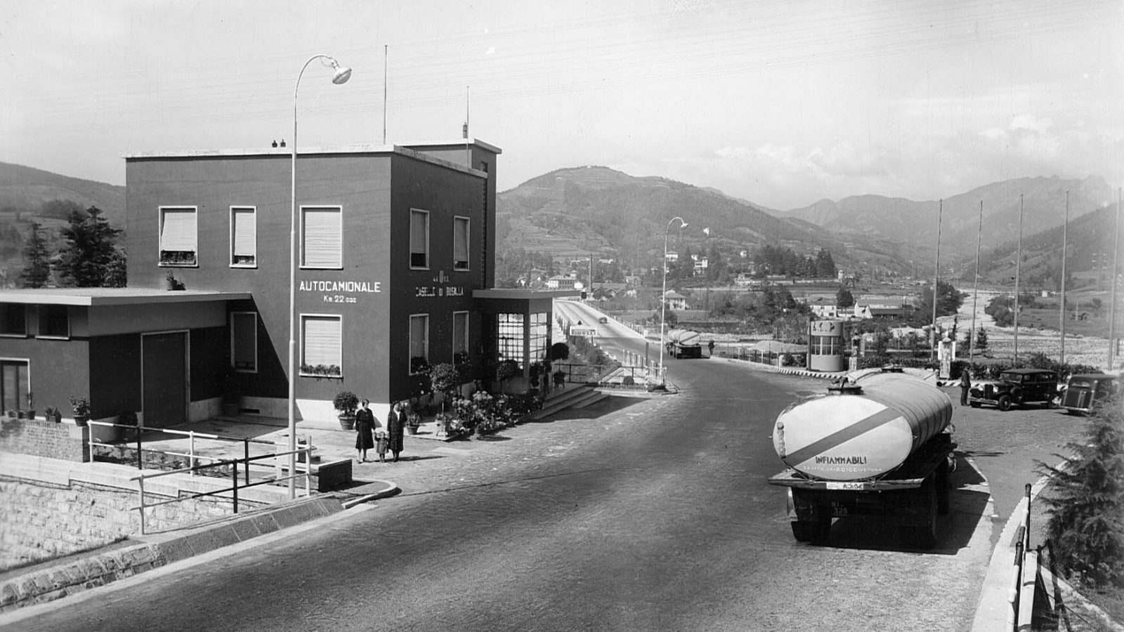 Autocamionale Genova-Serravalle, Casello di Busalla (Archivio storico Anas) Autocamionale Genova-Serravalle, Casello di Busalla (Archivio storico Anas)