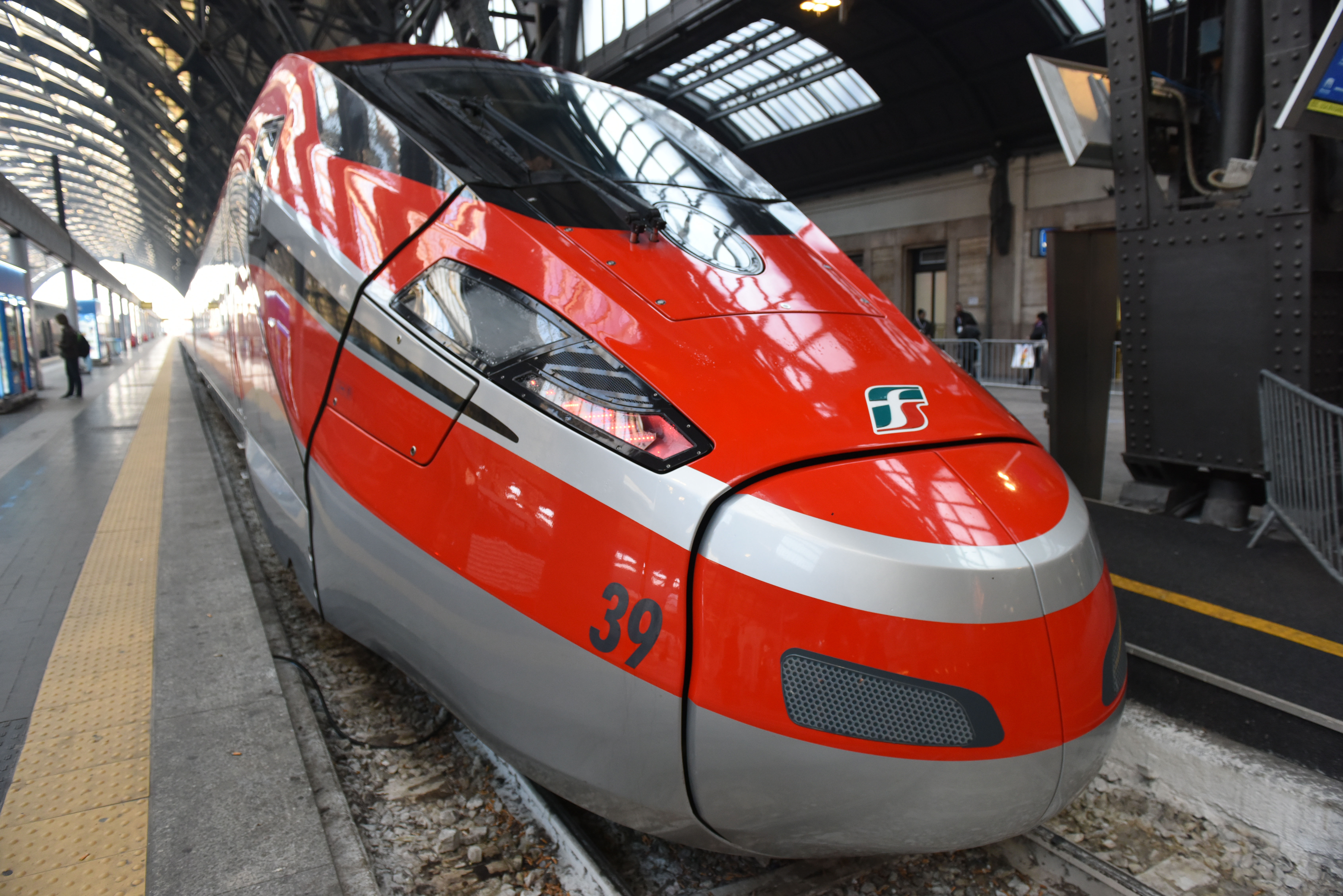 treno frecciarossa_imagoeconomica 2021.jpg treno frecciarossa_imagoeconomica 2021.jpg