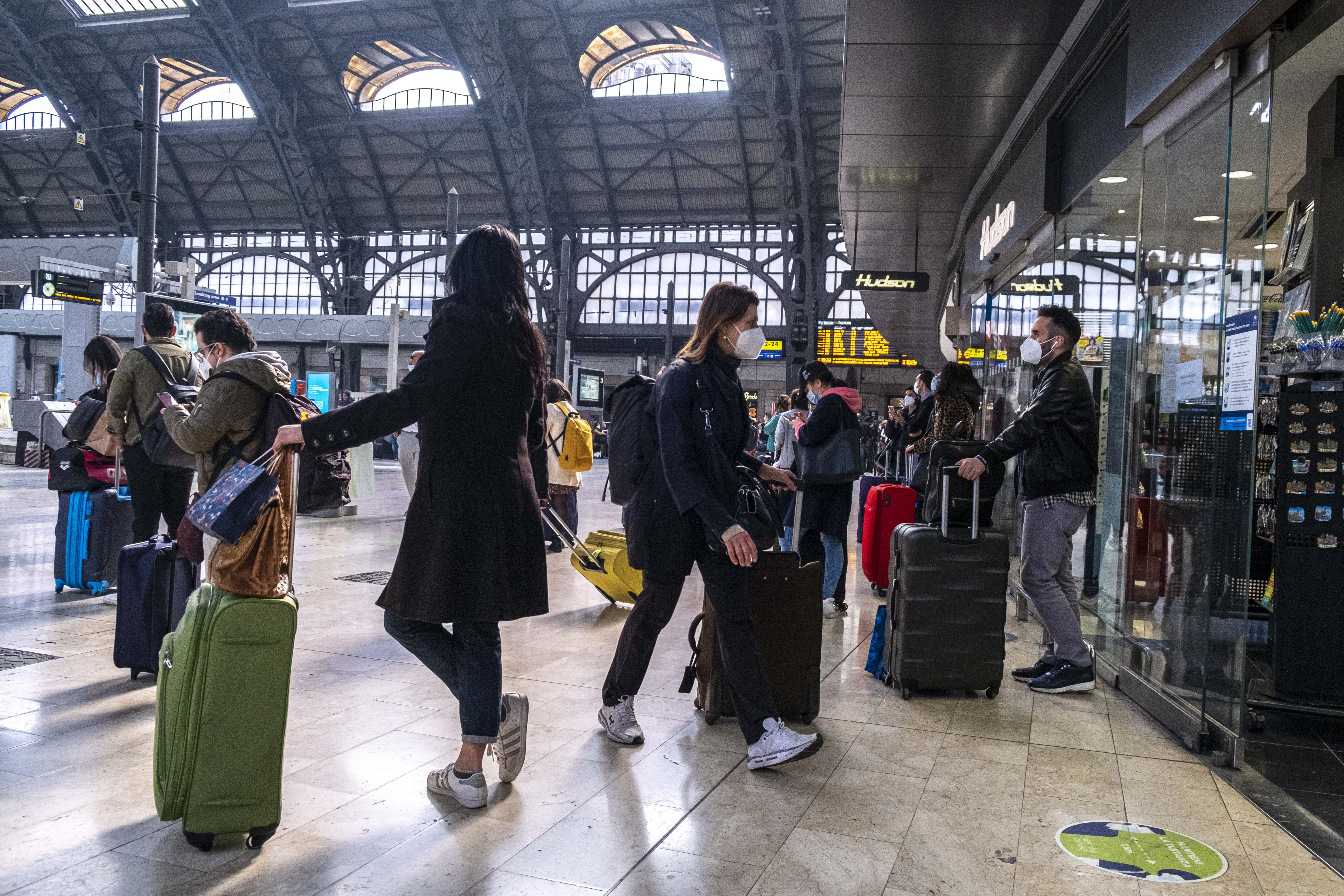 passeggeri turisti _imagoeconomica2021.jpg