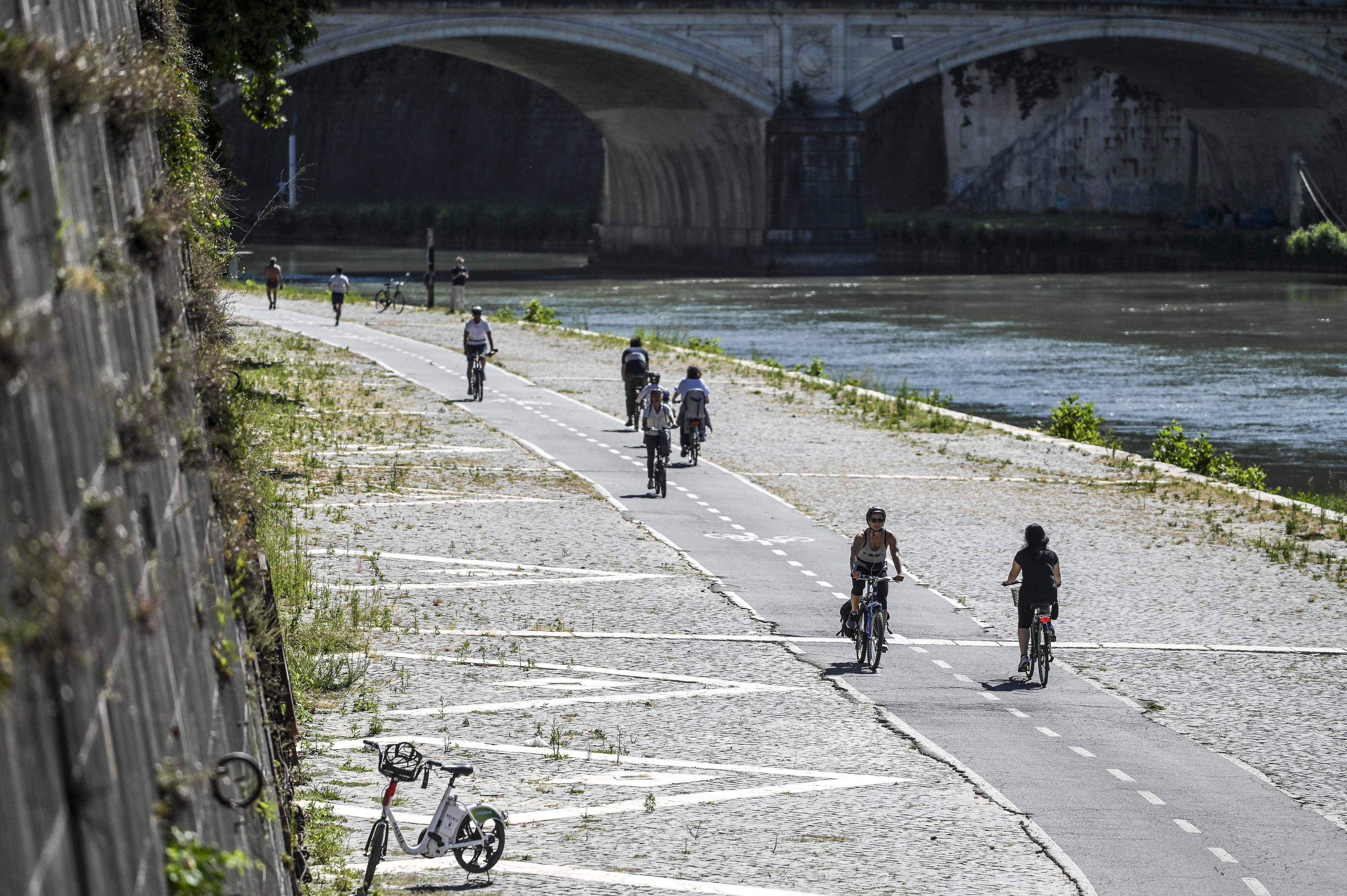 Pista ciclabile (Imagoeconomica) Pista ciclabile (Imagoeconomica)