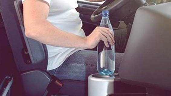 Bere Acqua al Volante Bere Acqua al Volante