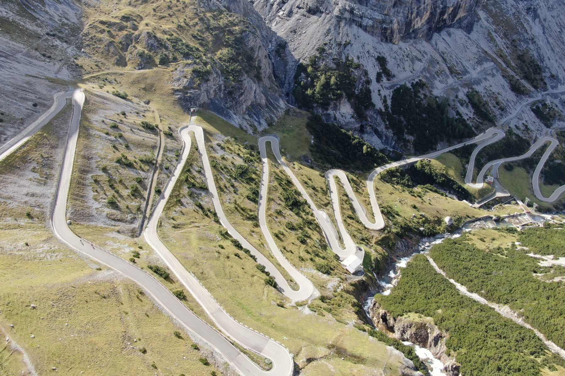 Lombardia - strada statale 38 'dello Stelvio'.JPG