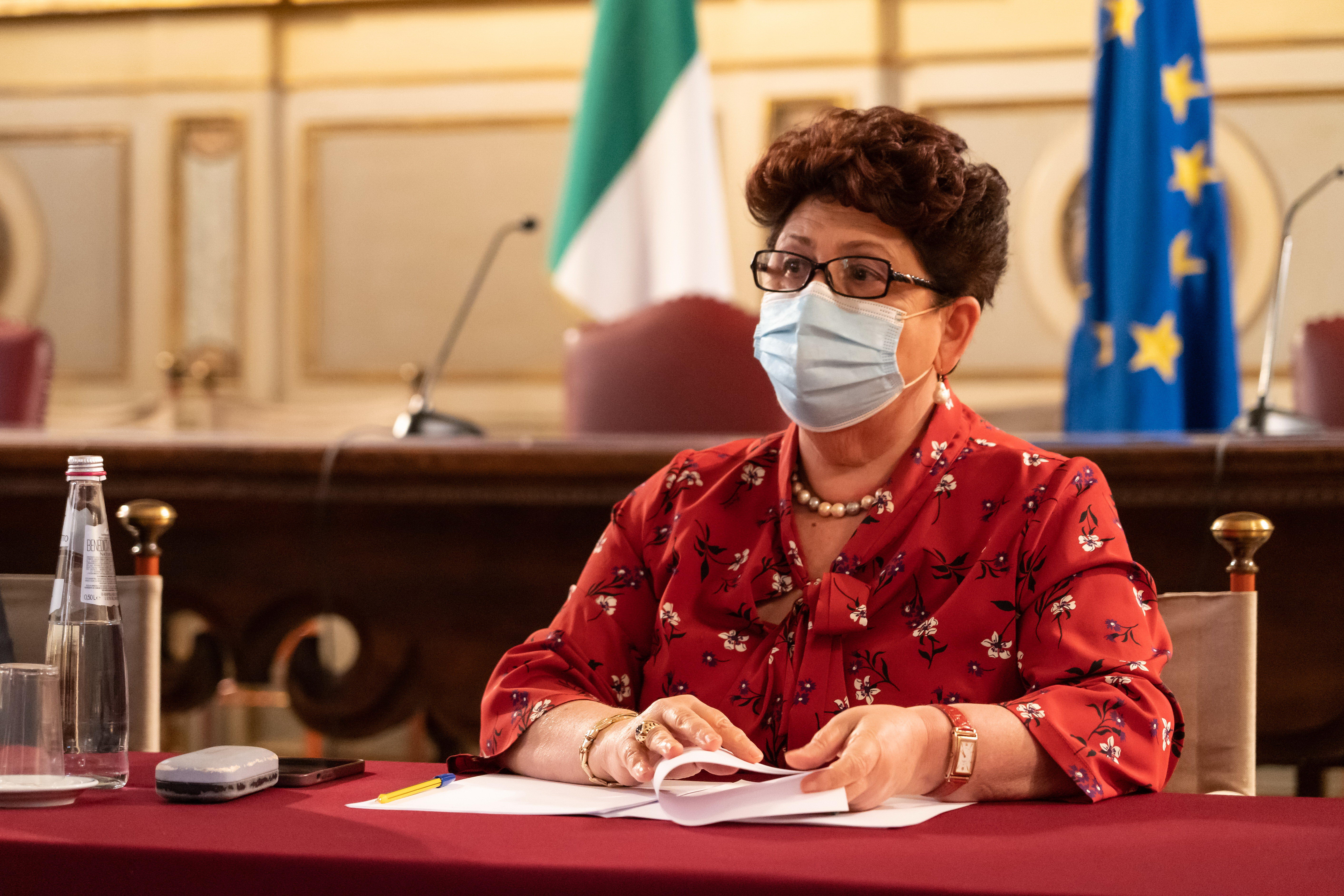 Teresa Bellanova ( fonte Imagoeconomica) Teresa Bellanova ( fonte Imagoeconomica)