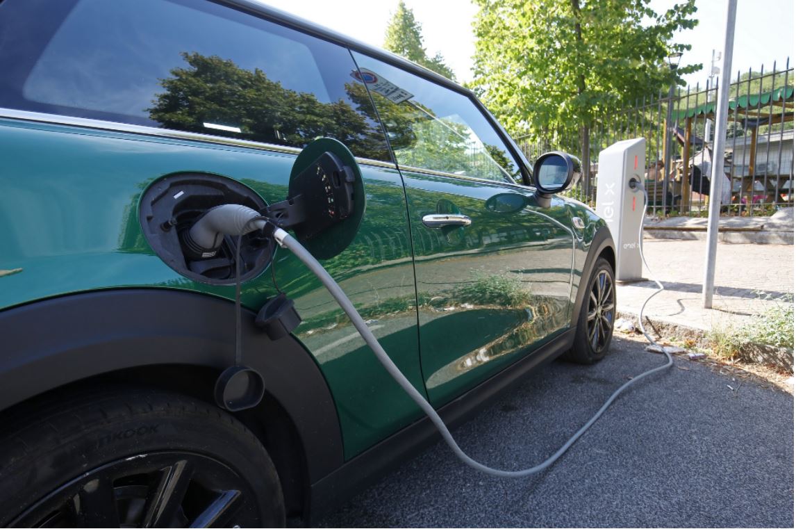 auto elettriche e ibride 