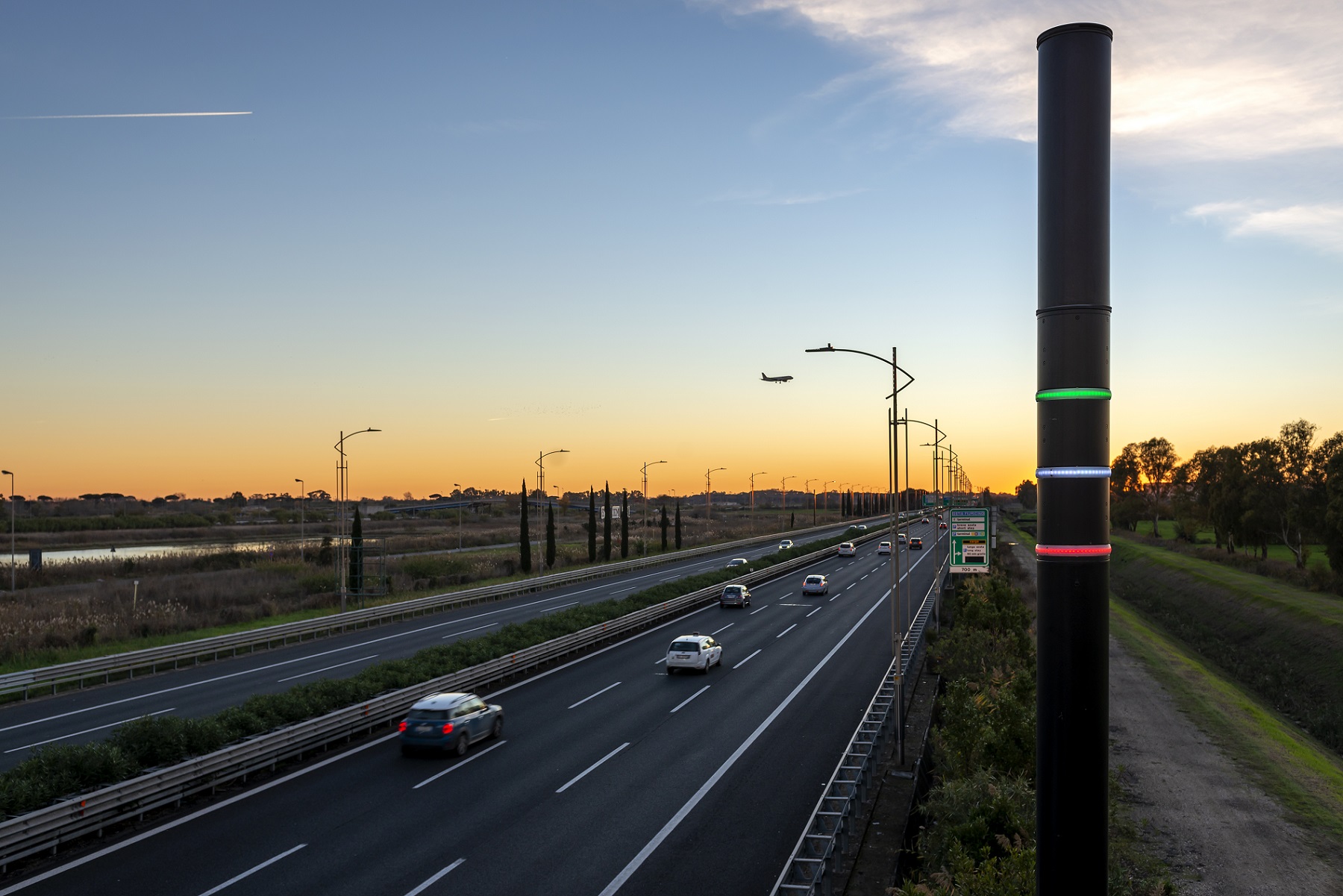 Smart pole.jpg Smart pole.jpg