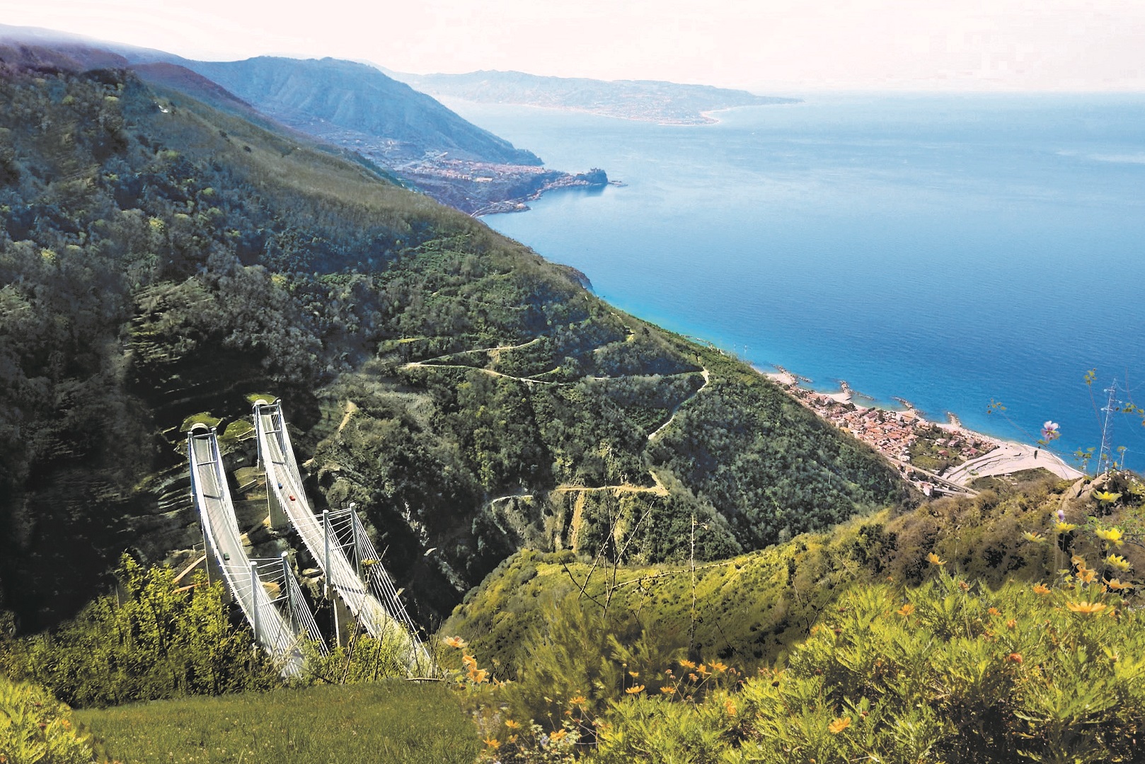 A2 Autostrada del Mediterraneo Viadotto Favazzina.jpg