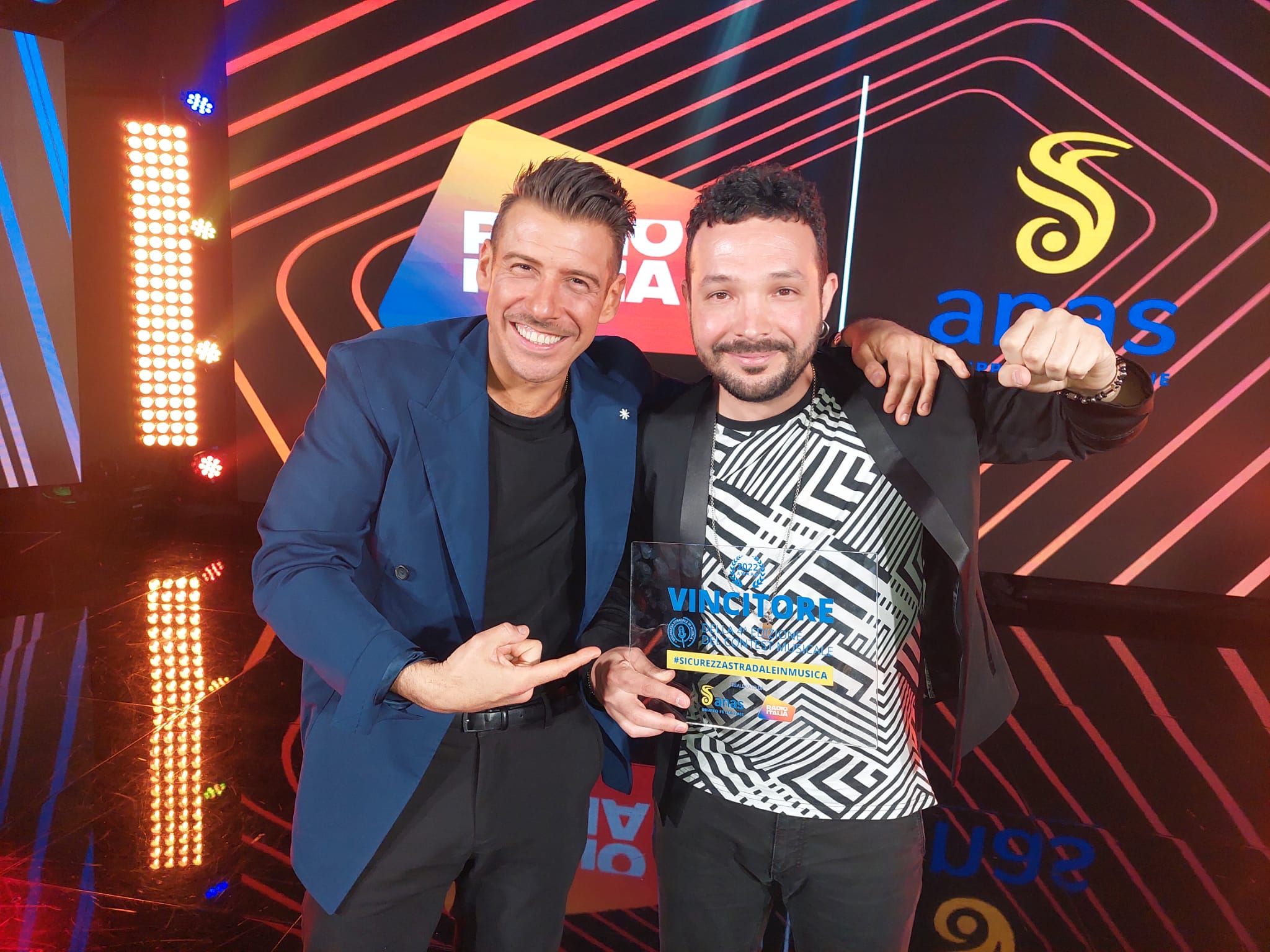 Il vincitore Gero Riggio con Francesco Gabbani Il vincitore Gero Riggio con Francesco Gabbani