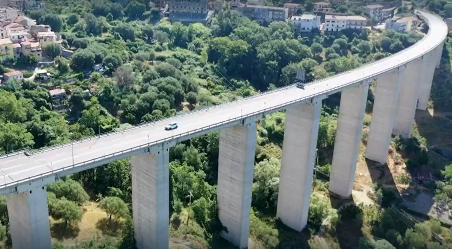 Viadotto strada statale 18 a Salerno Viadotto strada statale 18 a Salerno