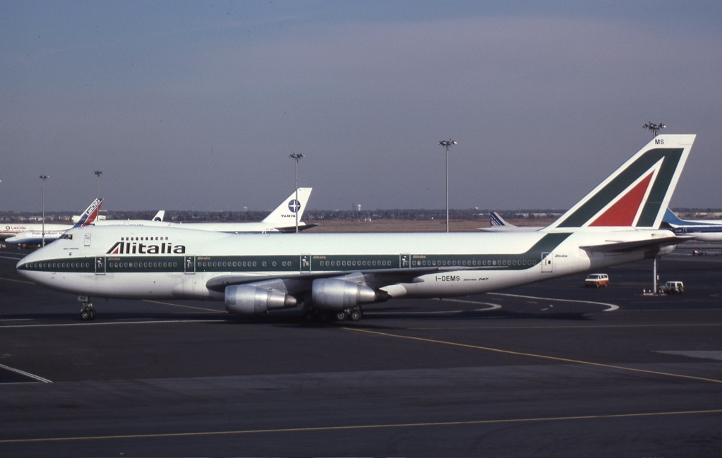 B747