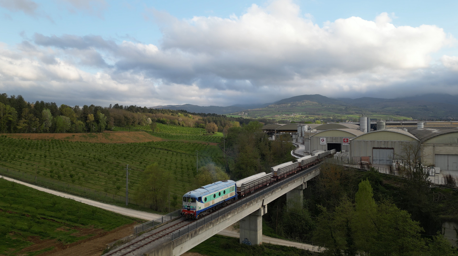 01_partenza treno da Baraclit.jpg 01_partenza treno da Baraclit.jpg