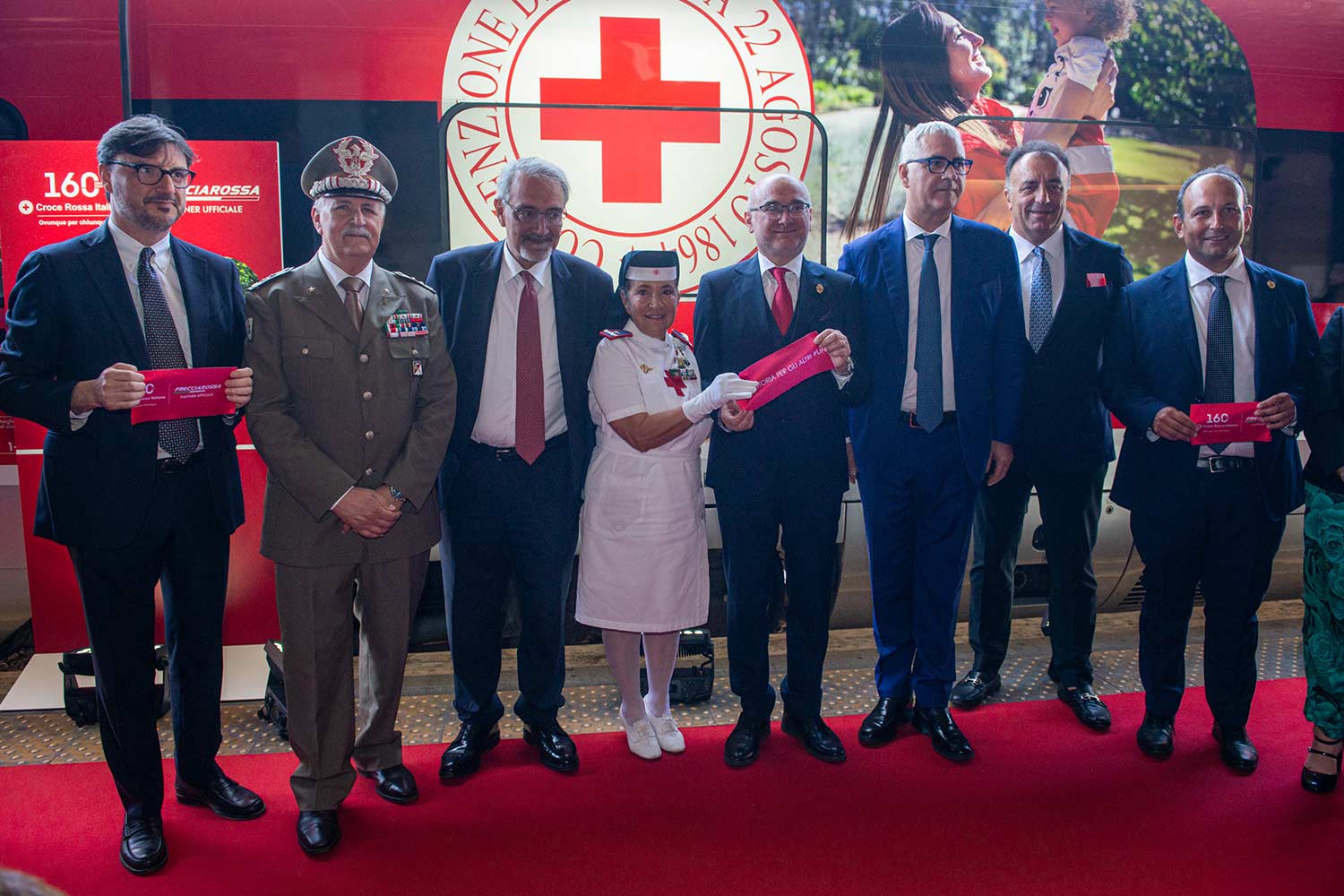 Nuova Livrea Frecciarossa Croce Rossa Italia. Foto Fs News Nuova Livrea Frecciarossa Croce Rossa Italia. Foto Fs News