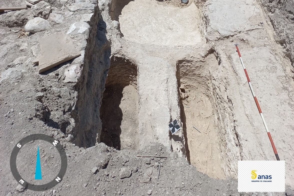Ritrovamenti archeologici statale 89 Posta della Via  (foto Anas)
