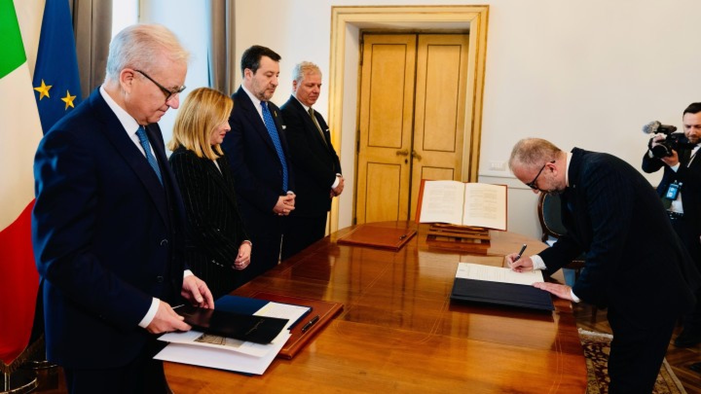 Firma Iannone.jpg Firma Iannone.jpg