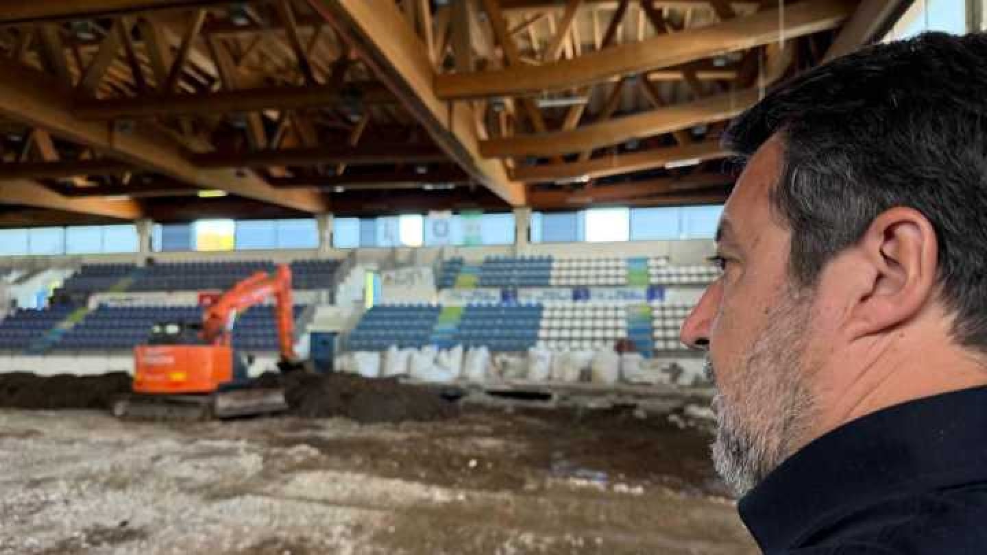 Salvini visita ice rink (foto Mit) Salvini visita ice rink (foto Mit)