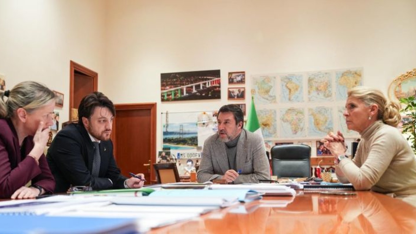 salvini e stefani 15gen26. foto sito Mit.jpg