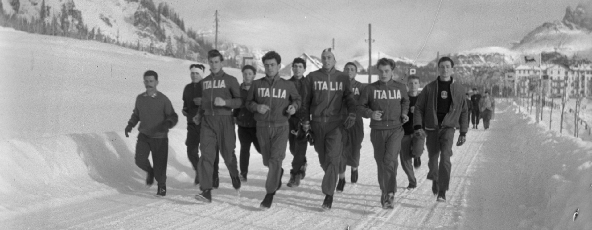 Olimpiadi Cortina 1956 mostra La strada per Cortina (foto sito Gallerie d'Italia)