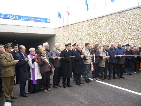 Taglio del nastro