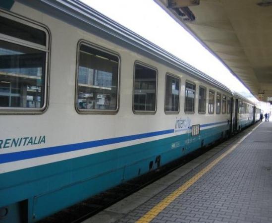 treno in stazione treno in stazione