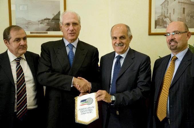 Convenzione tra Anas, Federazione Ciclistica Italiana e RCS Sport Convenzione tra Anas, Federazione Ciclistica Italiana e RCS Sport