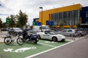 auto-elettriche-ricarica-parcheggi-ikea