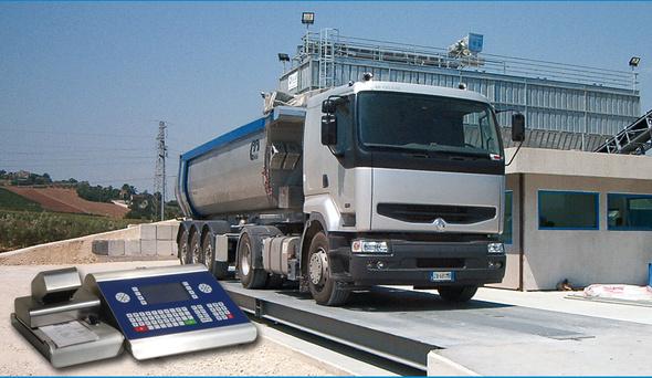Camion su pesa a ponte Raccordo Sicignano-Potenza - 1 Camion su pesa a ponte Raccordo Sicignano-Potenza - 1