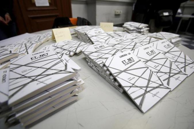 Il libro di Lorenza Lei 'ET_NET - La rete delle reti' (foto ANSA)