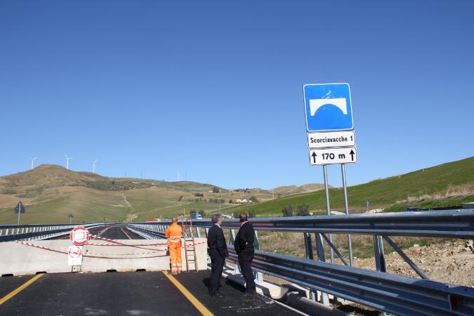Sopralluogo del Presidente dell'Anas Pietro Ciucci alla strada statale 121 "Catanese", variante di Scorciavacche