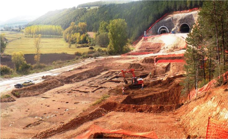Scavi archeologici ai piedi dei cantieri Quadrilatero Scavi archeologici ai piedi dei cantieri Quadrilatero