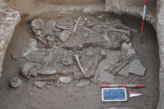SS106, ritrovamenti archologici - Una tomba della necropoli