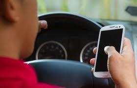 CELLULARE AL VOLANTE