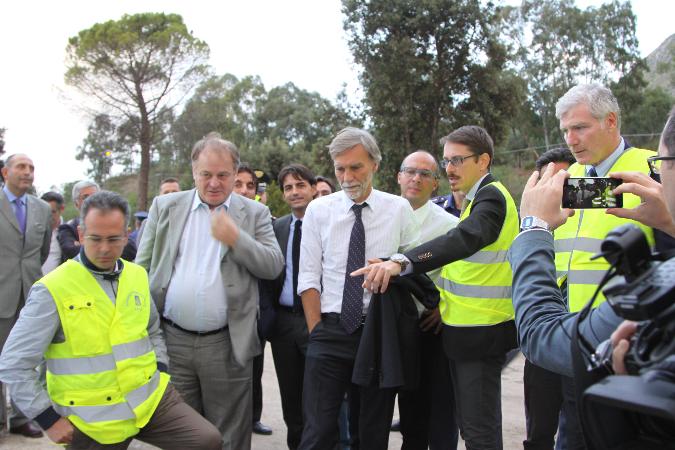 Sopralluogo del ministro Delrio sulla A19 cantiere del Viadotto Himera