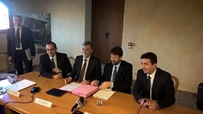 Firma accordo Case Cantoniere Firma accordo Case Cantoniere