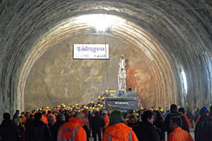 A3 abbattimento diaframma galleria Jannello, carreggiata Nord (3)