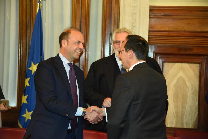 Angelino Alfano e Gianni Vittorio Armani