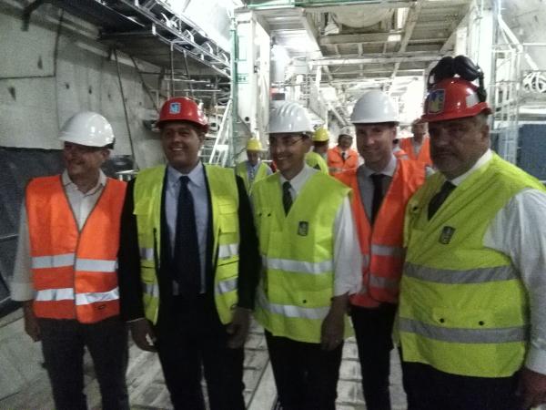 Armani e Toti in sopralluogo al cantiere per la viabilità di accesso all'hub portuale di Savona, SS1 Aurelia, 6-6-2016 Armani e Toti in sopralluogo al cantiere per la viabilità di accesso all'hub portuale di Savona, SS1 Aurelia, 6-6-2016