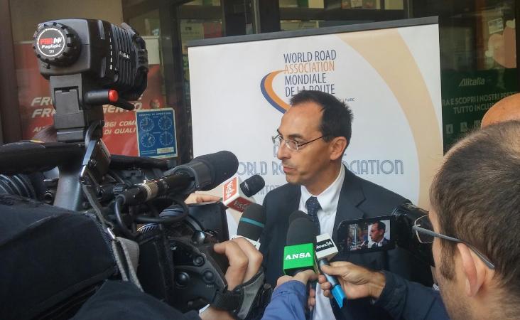 Meeting Anas - World Road Association 29 settembre 2016: interviste al presidente Armani Meeting Anas - World Road Association 29 settembre 2016: interviste al presidente Armani