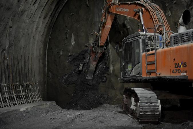 Foto abbattimento diaframma carreggiata nord galleria "Laria" - 2