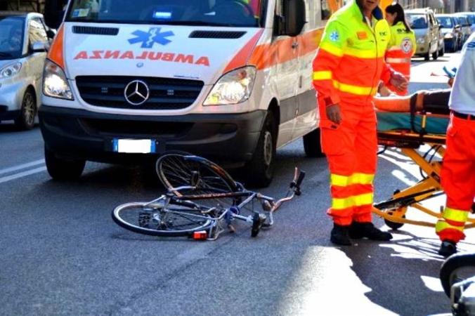 Ciclista investito