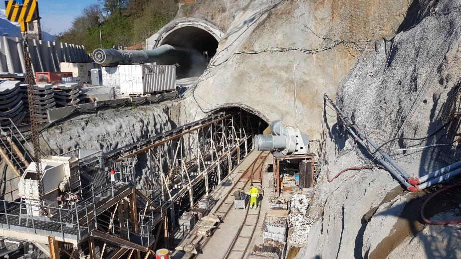 SS38 dello Stelvio - Imbocco Galleria Selva Piana SS38 dello Stelvio - Imbocco Galleria Selva Piana