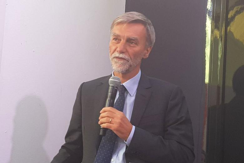 FS Bologna - il ministro Graziano Delrio FS Bologna - il ministro Graziano Delrio