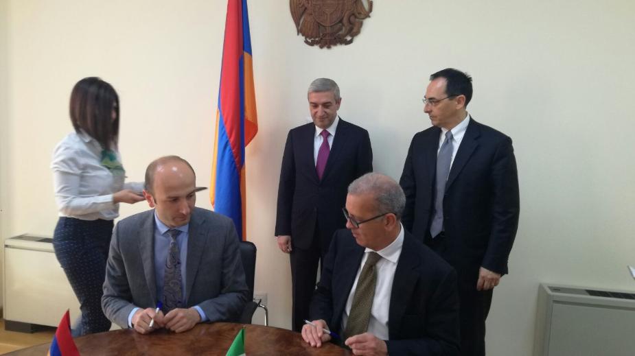 Foto 2 - Anas firma accordo in Armenia Foto 2 - Anas firma accordo in Armenia