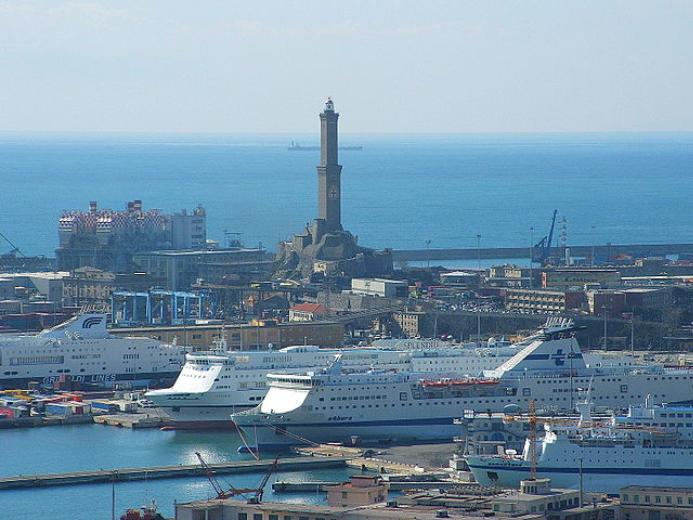 Porto di Genova (fonte sito http://www.autorita-trasporti.it/) Porto di Genova (fonte sito http://www.autorita-trasporti.it/)