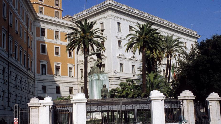Palazzo FS (foto: Imagoeconomica) Palazzo FS (foto: Imagoeconomica)
