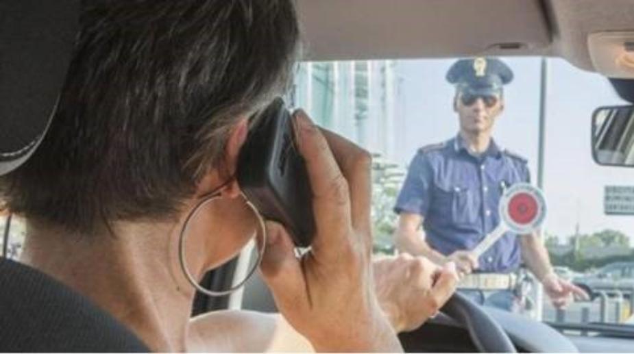 Cellulare al volante