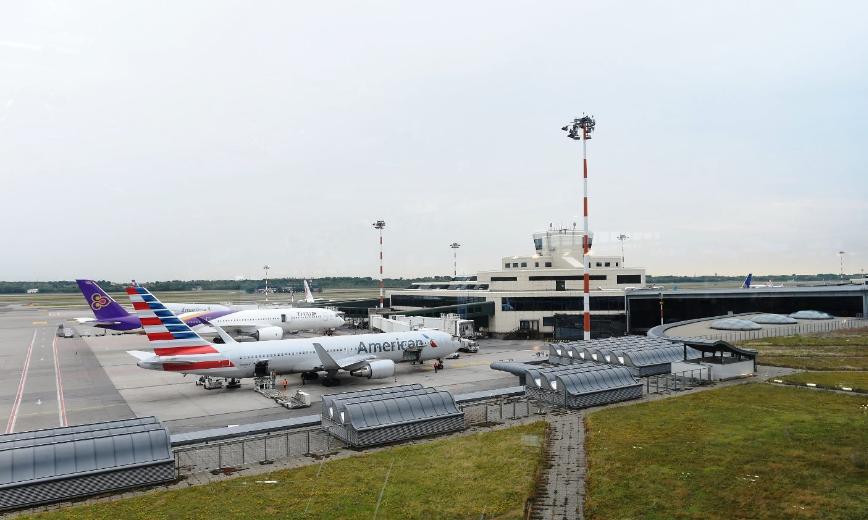 Aeroporto Milano Malpensa (foto Imagoeconomica) Aeroporto Milano Malpensa (foto Imagoeconomica)