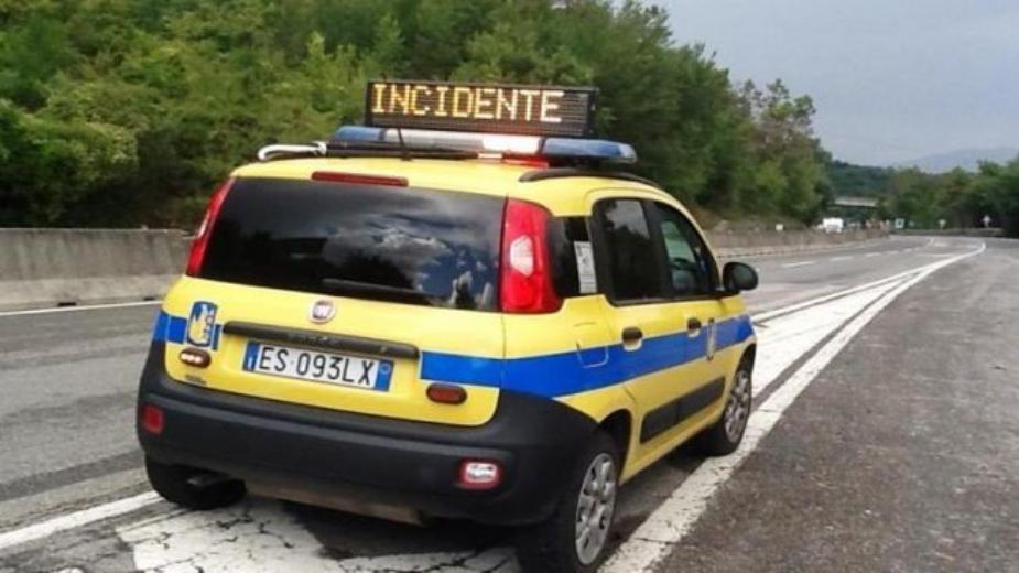 Autovettura Anas segnala un incidente Autovettura Anas segnala un incidente