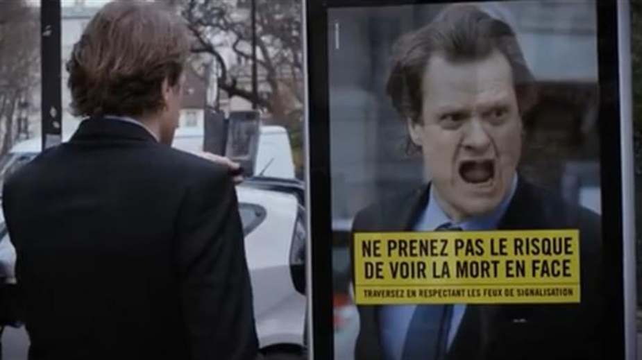 Parigi campagna contro l'attraversamento con il semaforo rosso Parigi campagna contro l'attraversamento con il semaforo rosso