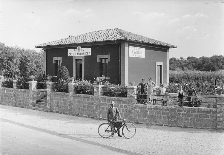 Casa cantoniera AASS negli anni 30 su SS2 Via Cassia Casa cantoniera AASS negli anni 30 su SS2 Via Cassia
