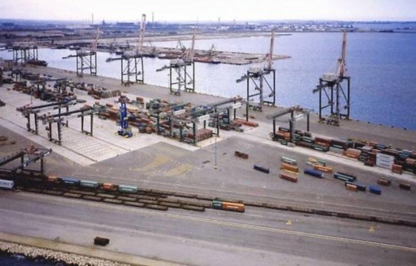 Il porto di Taranto Il porto di Taranto